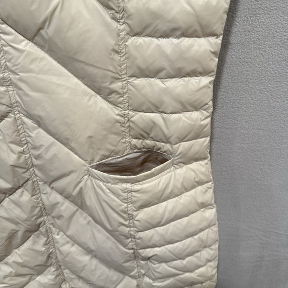 My Anorak Womens Large White Duck Down Lightweight Full Zip Cream Puffer Vest - Picture 9 of 11